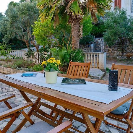 Apartment Pepermint - Iqm Destination Quality Veli Losinj Bagian luar foto