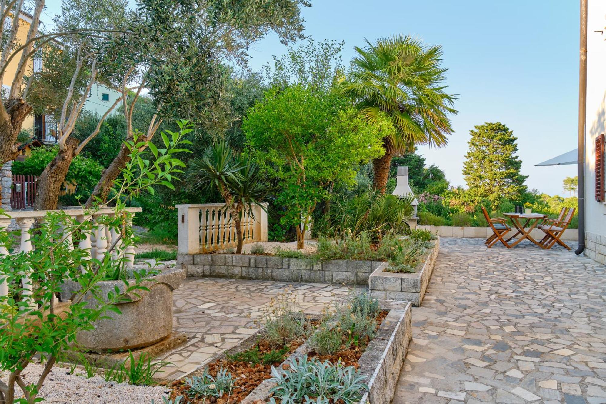 Apartment Pepermint - Iqm Destination Quality Veli Losinj Bagian luar foto