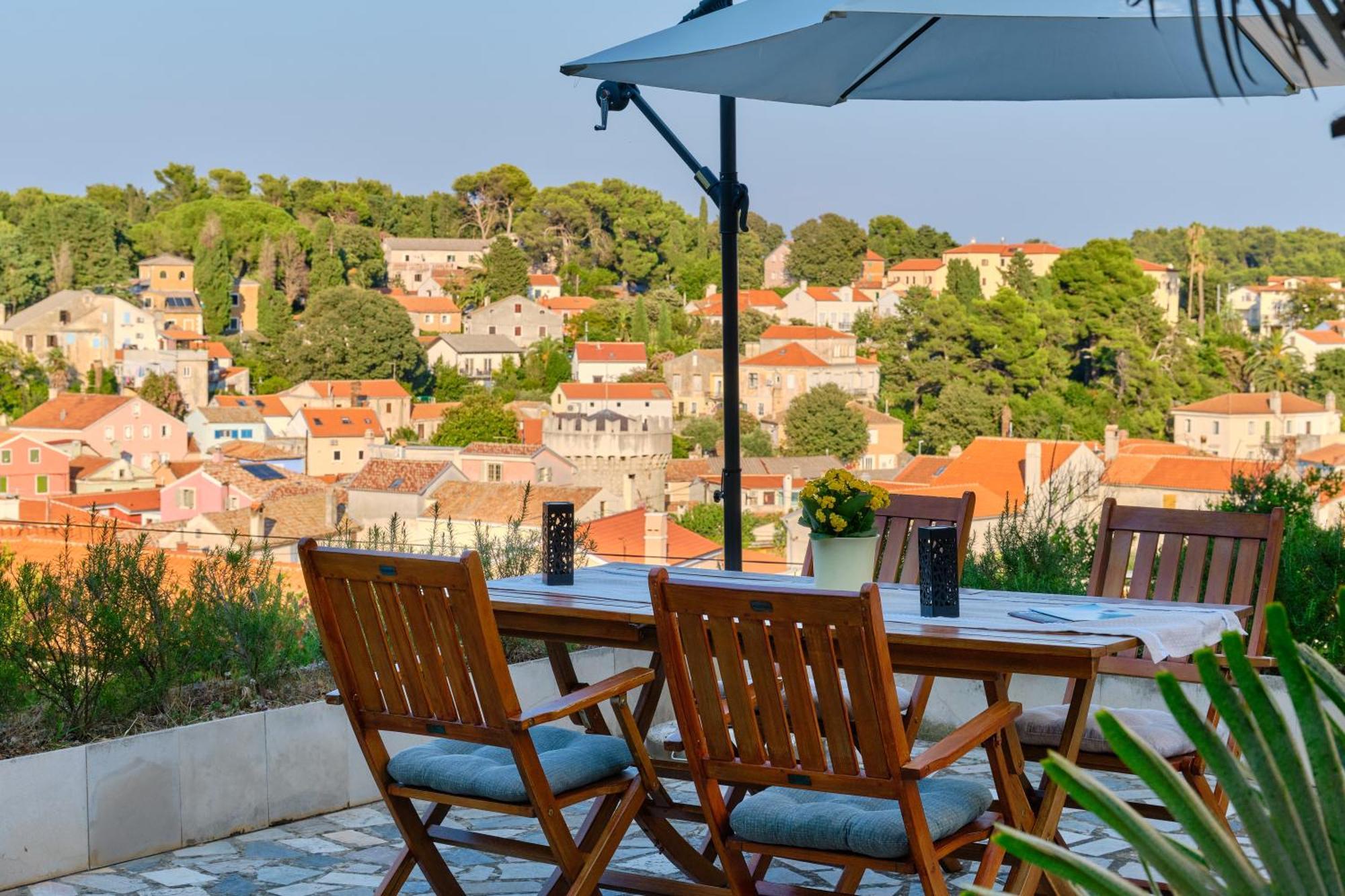 Apartment Pepermint - Iqm Destination Quality Veli Losinj Bagian luar foto